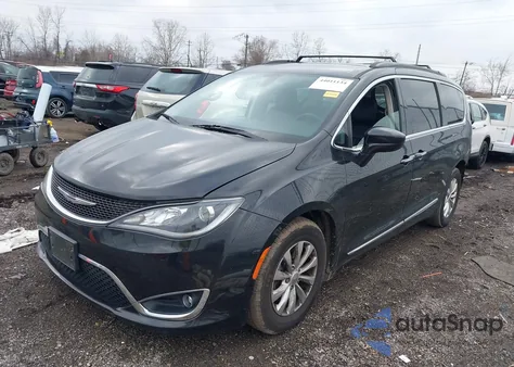 2017 Chrysler Pacifica Touring-L из США, поврежденный, VIN 2C4RC1BG7HR675750